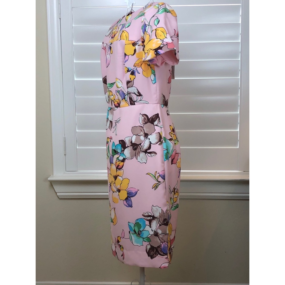 Dress. - Picture 2 of 4